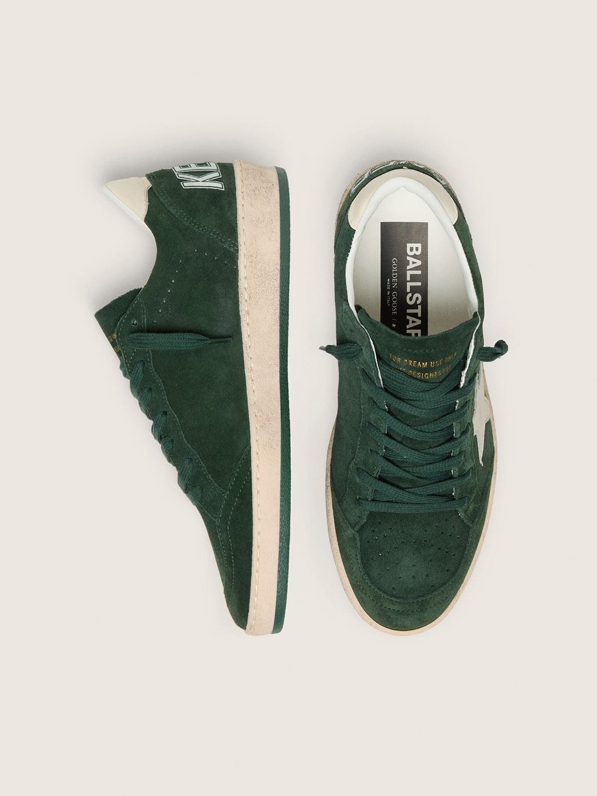 Golden Goose - Ball Star Feminino de suede verde com estrela e tal&atilde;o de couro branco in 